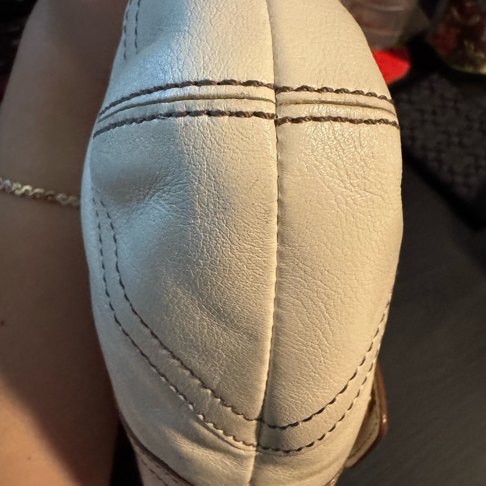 Y2K Coach vintage Cream Leather w/brown stitching Soho - signature inside OBO - Picture 10 of 10
